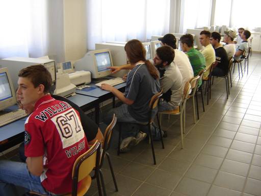 Ragazzi nel laboratorio CAD/CAM